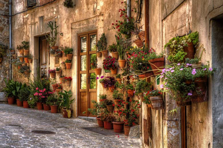 Calle del centro histórico de Valldemossa