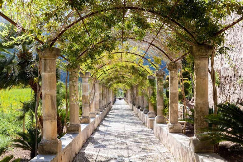 Entrada a los Jardines de Alfabia