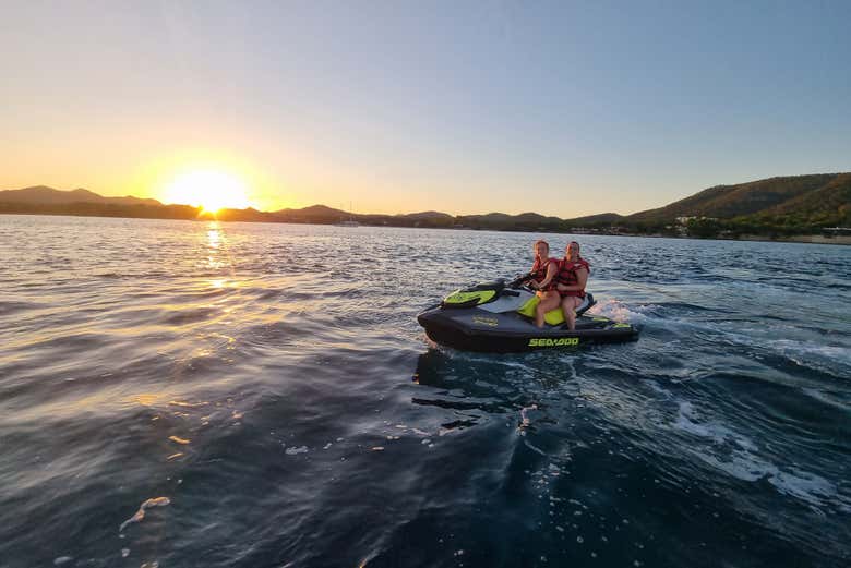 En moto de agua por Cala Millor