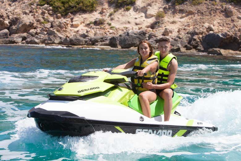 Pilotando una moto de agua por Cala d'Or