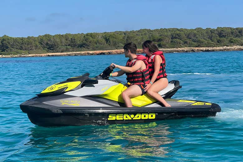 Pilotando la moto de agua