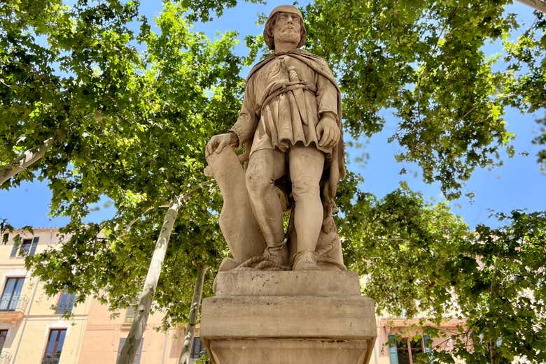 Estatua de Jaume Ferrer en la Plaça de la Drassana